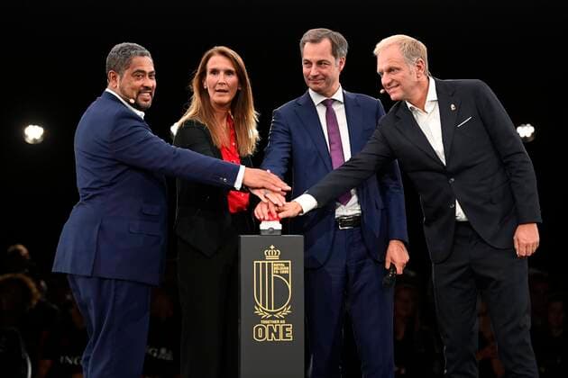 Bilder des Jahres 2022, Sport 09 September Sport Themen der Woche KW38 Sport Bilder des Tages TUBIZE, BELGIUM - SEPTEMBER 19 : Paul Van den Bulck , president of the Belgian Football Association, Sophie Wilmes , Alexander De Croo Prime Minister of Belgium and Bossaert Peter General Secretary of Royal Belgian Football Federation opening during the official opening of the new Federal Building of the Belgian Football Association at the Federal seat of the KBVB on September 19, 2022 in Tubize, Belgium, 19 09 2022 ( Official Opening of the new Federal Building of the Royal Belgian Football Assocation PhotoNews Panoramic 