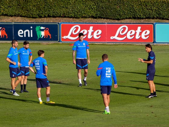 ItalyÃ‚Â s Head Coach Mancini Giving Indications to Leonardo Bonucci, Jorginho, Nicolo Barella, Alessandro Bastoni and Ciro Immobile during press conference, PK, Pressekonferenz and Italy training session, Other in Florence, Italy, September 19 2022  Copyright: xNicolasxMorassuttix xipa-agency.x xLivexMediax 0
