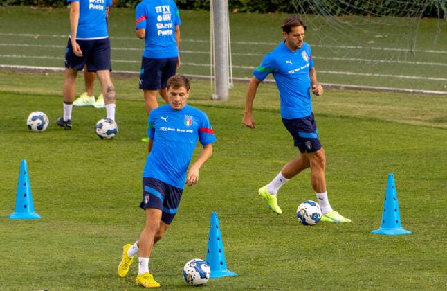 Italy Training Session & press conference, PK, Pressekonferenz ItalyÂ s Nicolo Barella and Alessio Zerbin during the Other Press conference and Italy training session on September 19, 2022 at the Centro Tecnico Federale di Coverciano in Florence, Italy Florence Italy  Copyright: xNicolasxMorassuttix originalFilename:livemedia-presscon220919_npNjm.jpg