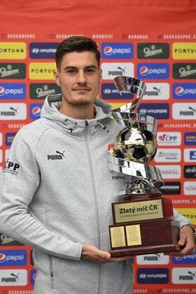 Bilder des Jahres 2022, Sport 09 September Sport Themen der Woche KW38 Sport Bilder des Tages Striker Patrik Schick, playing for Bundesliga s Leverkusen, has won the Golden Ball journalists poll for the best Czech footballer of the season for the first time in his career in Prague, Czech Republic, September 20, 2022. (CTKxPhoto MichalxKamaryt) CTKPhotoP2022092003796 