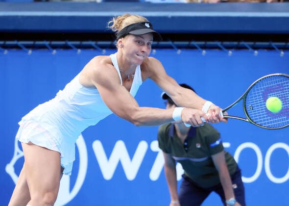 September 21, 2022, Tokyo, Japan - Liudmila Samsonova of Russia returns the ball against Wimbledon champion Elena Rybakina of Kazakhstan at the singles first round match at the Toray Pan Pacific Open tennis tournament at the Ariake Coliseum in Tokyo on Wednesday, September 21, 2022. Samsonova defeated Rybakina 6-2, 6-4. Noxthirdxpartyxsales  (0169806825st)