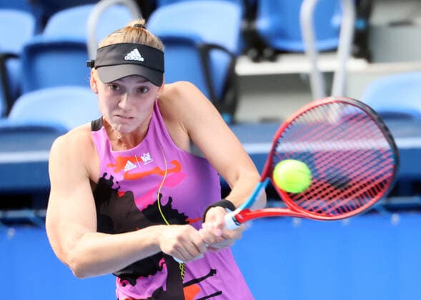 September 21, 2022, Tokyo, Japan - Wimbledon champion Elena Rybakina of Kazakhstan returns the ball against Ludmila Samsonova of Russia at the singles first round match at the Toray Pan Pacific Open tennis tournament at the Ariake Coliseum in Tokyo on Wednesday, September 21, 2022. Samsonova defeated Rybakina 6-2, 6-4. Noxthirdxpartyxsales  (0169806832st)