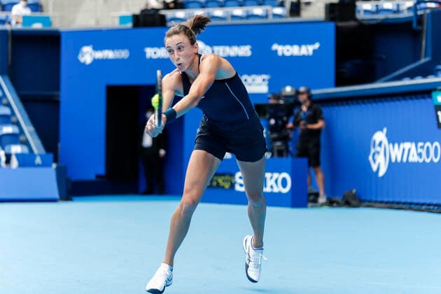 September 22, 2022, Tokyo, Japan: Petra MARTIC (CRO) hits a return against Karolina PLISKOVA (CZE) during their Singles 2nd Round match at the TORAY PAN PACIFIC OPEN TENNIS TOURNAMENT 2022 at Ariake Coliseum. The tournament is held from September 17 to 25. Martic won 6:3,6:4. Tokyo Japan - ZUMAm191 20220922_zap_m191_017 Copyright: xRodrigoxReyesxMarinx