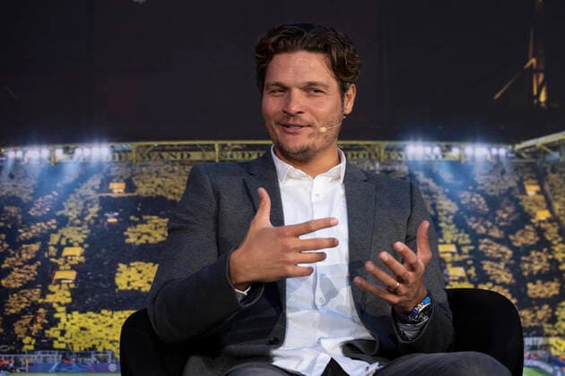 Sport Themen der Woche KW38 Dortmunds Trainer Edin Terzic spricht bei 23. Auflage vom 19:09 - der schwarzgelbe Talk am 21.09.2022 im Lensing-Carree der Ruhrnachrichten in Dortmund (Nordrhein-Westfalen). *** Dortmunds coach Edin Terzic speaks at 23 edition of 19 09 the black and yellow talk on 21 09 2022 in the Lensing Carree of the Ruhrnachrichten in Dortmund North Rhine Westphalia Copyright: xKirchner MarcoxSteinbrennerx
