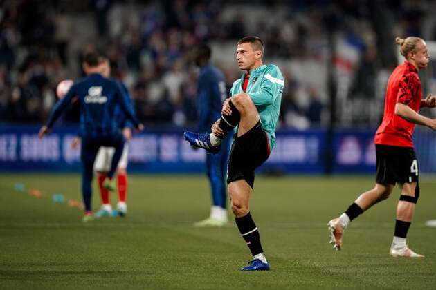 SOCCER - NL, FRA vs AUT SAINT DENIS,FRANCE,22.SEP.22 - SOCCER - UEFA Nations League, OEFB international match, Länderspiel, Nationalmannschaft France vs Austria. Image shows Stefan Lainer (AUT) during warm up.  GEPAxpictures xJohannesxFriedl