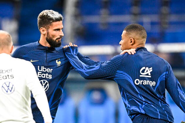 Echauffement des joueurs de l equipe de France - Kylian Mbappe (Fra) Olivier Giroud (Fra) FOOTBALL : France vs Autriche - Ligue des Nations - 22 09 2022 JBAutissier Panoramic 