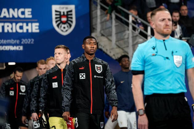 SOCCER - NL, FRA vs AUT SAINT DENIS,FRANCE,22.SEP.22 - SOCCER - UEFA Nations League, OEFB international match, Länderspiel, Nationalmannschaft France vs Austria. Image shows David Alaba and Patrick Pentz (AUT).  GEPAxpictures xJohannesxFriedl