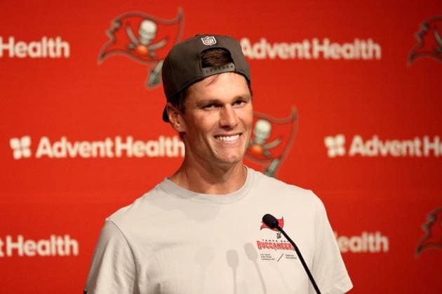Sport Themen der Woche KW38 Sport Bilder des Tages September 22, 2022, Tampa, Florida, USA: Tampa Bay Buccaneers quarterback Tom Brady (12) talks with the media at the conclusion of the team practice on Thursday, Sep 22, 2022, at the AdventHealth Training Center in Tampa. Tampa USA - ZUMAs70_ 0169854261st Copyright: xDouglasxR.xCliffordx