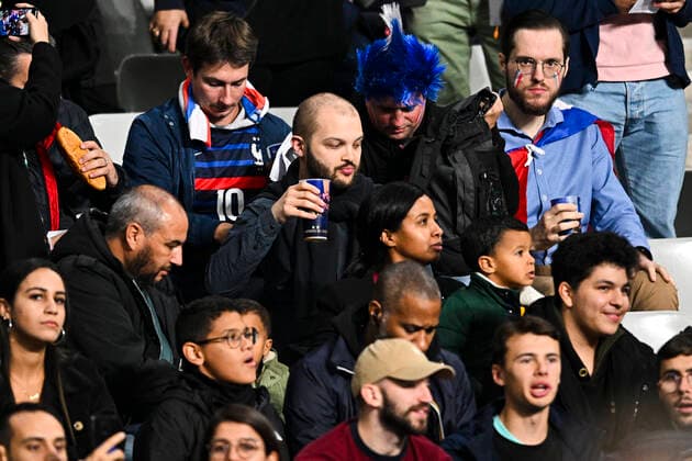 supporters de l equipe de France FOOTBALL : France vs Autriche - Ligue des Nations - 22 09 2022 JBAutissier Panoramic 