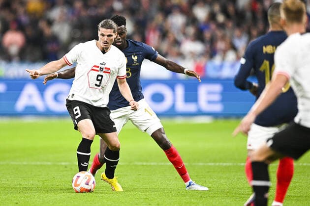 Marcel Sabitzer (Aut) vs Benoit Badiashile (Fra) FOOTBALL : France vs Autriche - Ligue des Nations - 22 09 2022 JBAutissier Panoramic 