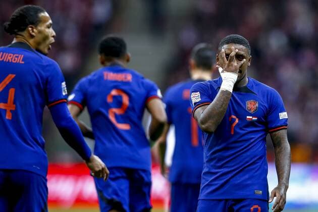 Sport Themen der Woche KW38 Sport Bilder des Tages WARSAW, Stadium Narodowy, 22-09-2022 , season 2022 2023 , UEFA Nations League. during the match Poland - Netherlands, Netherlands player Steven Bergwijn scores the 0-2 and celebrating the goal Poland - Netherlands  x18456500x Copyright:
