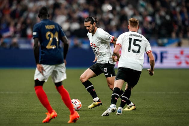 SOCCER - NL, FRA vs AUT SAINT DENIS,FRANCE,22.SEP.22 - SOCCER - UEFA Nations League, OEFB international match, Länderspiel, Nationalmannschaft France vs Austria. Image shows Ferland Mendy (FRA), Christopher Trimmel and Philipp Lienhart (AUT).  GEPAxpictures xJohannesxFriedl