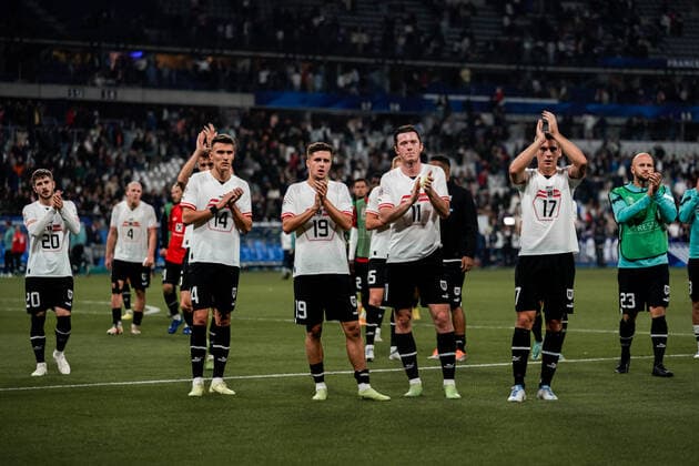 SOCCER - NL, FRA vs AUT SAINT DENIS,FRANCE,22.SEP.22 - SOCCER - UEFA Nations League, OEFB international match, Länderspiel, Nationalmannschaft France vs Austria. Image shows Romano Schmid, Xaver Schlager, Dejan Ljubicic, Christoph Baumgartner, Michael Gregoritsch and Maximilian Woeber, Gernot Trauner (AUT).  GEPAxpictures xJohannesxFriedl