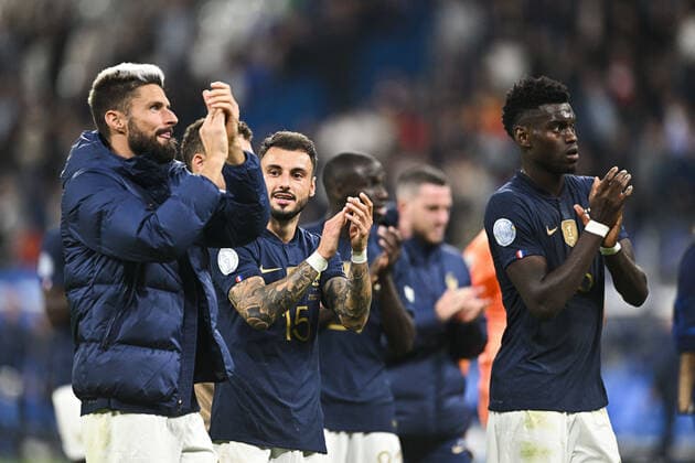 joie des joueurs de l equipe de France en fin de match Olivier Giroud (Fra) Jonathan Clauss (Fra) FOOTBALL : France vs Autriche - Ligue des Nations - 22 09 2022 JBAutissier Panoramic 