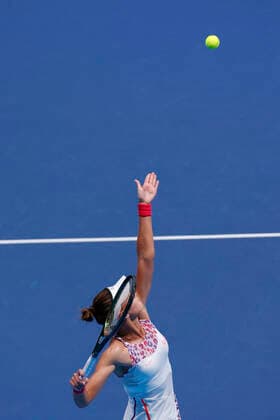 September 23, 2022, Tokyo, Japan: Veronika KUDERMETOVA serves against Beatriz HADDAD MAIA (BRA) during their Singles Quarterfinals match at the TORAY PAN PACIFIC OPEN TENNIS TOURNAMENT 2022 at Ariake Coliseum. The tournament is held from September 17 to 25. Tokyo Japan - ZUMAm191 20220923_zap_m191_010 Copyright: xRodrigoxReyesxMarinx