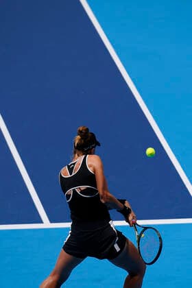 September 23, 2022, Tokyo, Japan: Beatriz HADDAD MAIA (BRA) hits a return against Veronika KUDERMETOVA during their Singles Quarterfinals match at the TORAY PAN PACIFIC OPEN TENNIS TOURNAMENT 2022 at Ariake Coliseum. The tournament is held from September 17 to 25. Tokyo Japan - ZUMAm191 20220923_zap_m191_021 Copyright: xRodrigoxReyesxMarinx