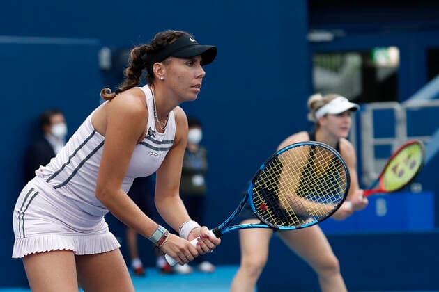 September 23, 2022, Tokyo, Japan: (L to R) Giuliana OLMOS (MEX) and Gabriela DABROWSKI (CAN) in action against Katarzyna KAWA (POL) and Sophie CHANG (USA) during their Doubles Semifinals match at the TORAY PAN PACIFIC OPEN TENNIS TOURNAMENT 2022 at Ariake Coliseum. The tournament is held from September 17 to 25. Tokyo Japan - ZUMAm191 20220923_zap_m191_031 Copyright: xRodrigoxReyesxMarinx