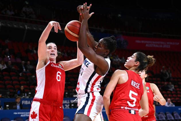 BASKETBALL FRANCE CANADA, Kendra Chery of France drives to the basket during the 2022 FIBA Women s Basketball World Cup match between France and Canada at Qudos Bank Arena in Sydney, Friday, September 23, 2022. ( NO ARCHIVING, EDITORIAL USE ONLY, NO USE IN BOOKS WITHOUT CONSENT SYDNEY NEW SOUTH WALES AUSTRALIA  Copyright: xDANxHIMBRECHTSx 20220923001706829353