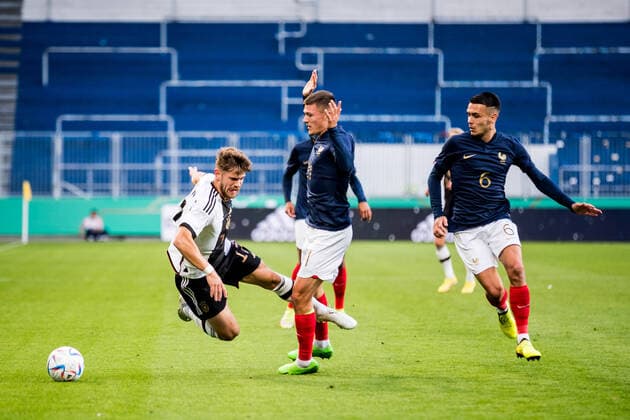 U21, U 21 Freundschaftsspiel, Deutschland - Frankreich; 23.09.2022 Jan Thielmann (Deutschland, 17), Quentin Merlin (Frankreich, 21) U21 Freundschaftsspiel, Deutschland - Frankreich, Magdeburg, MDCC-Arena DFB REGULATIONS PROHIBIT ANY USE OF PHOTOGRAPHS AS IMAGE SEQUENCES AND OR QUASI-VIDEO. Copyright: xBEAUTIFULxSPORTS Wunderlx