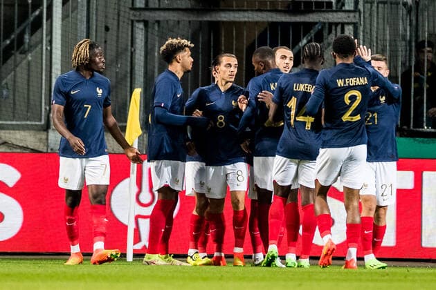 U21, U 21 Freundschaftsspiel, Deutschland - Frankreich; 23.09.2022 Frankreich bejubelt den 0:1 Treffer von Amine Gouiri (Frankreich, 11) U21 Freundschaftsspiel, Deutschland - Frankreich, Magdeburg, MDCC-Arena DFB REGULATIONS PROHIBIT ANY USE OF PHOTOGRAPHS AS IMAGE SEQUENCES AND OR QUASI-VIDEO. Copyright: xBEAUTIFULxSPORTS Wunderlx