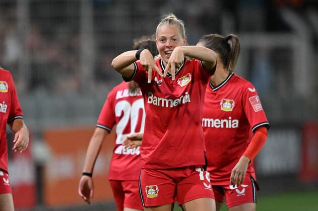 Jill Bayings (B04, 18) bejubelt ihr 1:0, 23.09.2022, Leverkusen (Deutschland), Fussball, Flyeralarm Frauen-Bundesliga, Bayer 04 Leverkusen - 1 FC Köln, DFB DFL REGULATIONS PROHIBIT ANY USE OF PHOTOGRAPHS AS IMAGE SEQUENCES AND OR QUASI-VIDEO.