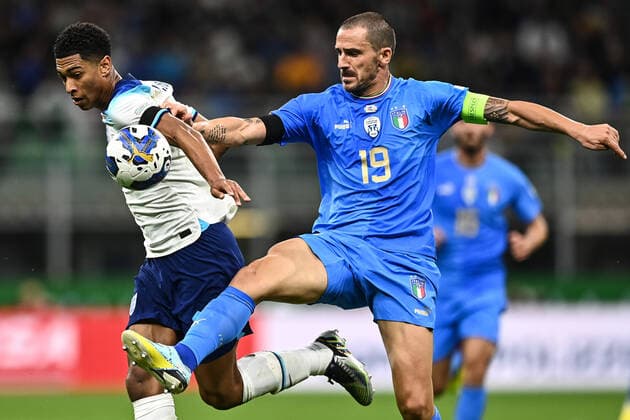 Mg Milano 23 09 2022 - Uefa Nations League Italia-Inghilterra foto Matteo Gribaudi Image nella foto: Jude Bellingham-Leonardo Bonucci 