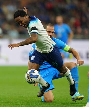 Foto Spada LaPresse 23 settembre 2022 - Milano , Italia - calcio - Italia Vs Inghilterra - Nations League 2022 2023 - Stadio San Siro. Nella foto: Leonardo Bonucci ( Italia ) raheem sterling ( Inghilterra ) September 23, 2022 Milan , Italy - sport, calcio - Italy vs England - Nations League 2022 2023 - San Siro Stadium . In the pic: Leonardo Bonucci ( Italy ) raheem sterling ( England)  Copyright: xSpada LaPressex