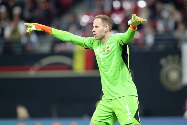 Deutschland - Ungarn 23.09.2022 Leipzig, 23.09.2022, Red Bull Arena, Fußball, Männer, Saison 2022 2023, UEFA Nations League, 5. Spieltag , Deutschland - Ungarn 0:1 (0:1) , Im Bild: Torhüter Peter Gulacsi (1, HUN) , Gemäß den Vorgaben der UEFA ist es untersagt, in dem Stadion und oder vom Spiel angefertigte Fotoaufnahmen in Form von Sequenzbildern und oder videoähnlichen Fotostrecken zu verwerten bzw. verwerten zu lassen. UEFA regulations prohibit any use of photographs as image sequences and or quasi-video.