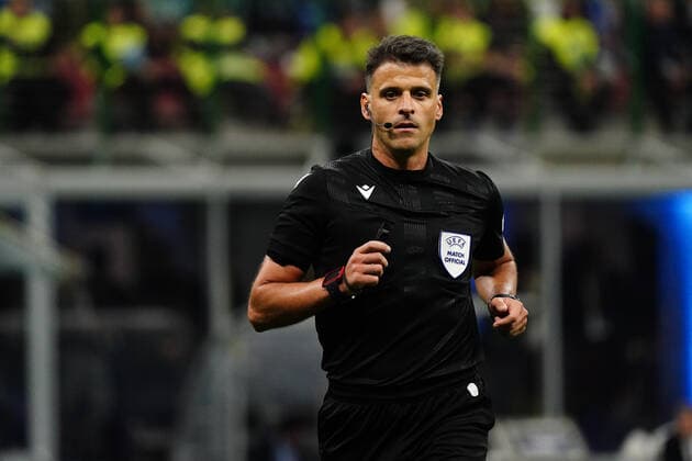 Jesus Gil Manzano (Referee) during Italy vs England, football UEFA Nations League match in Milan, Italy, September 23 2022  Copyright: xLucaxRossinix xipa-agency.netx xLivexMediax 0