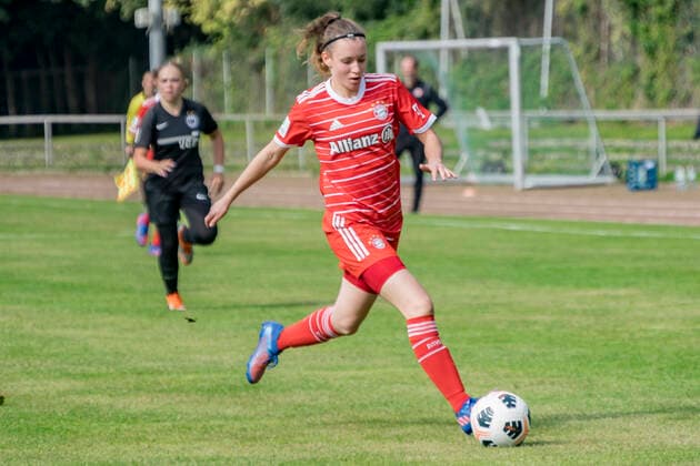 B Juniorinnen Bundesliga: Eintracht Frankfurt U17, U 17 - FC Bayern München U17, Stadion am Brentanobad, Frankfurt, 24.09.2022 Gabriela Grashei (FC Bayern München U17 26), Eintracht Frankfurt U17 - FC Bayern München U17, Frankfurt, Bezirkssportanlage Heinrich-Becker-Straße, 24.9.2022