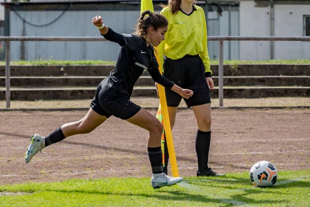 B Juniorinnen Bundesliga: Eintracht Frankfurt U17, U 17 - FC Bayern München U17, Stadion am Brentanobad, Frankfurt, 24.09.2022 Cecile Cameiro (Eintracht Frankfurt U17 19), Eintracht Frankfurt U17 - FC Bayern München U17, Frankfurt, Bezirkssportanlage Heinrich-Becker-Straße, 24.9.2022