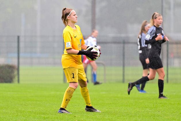 Fußball I Juniorinnen I Saison 2022-2023 I Bundesliga Nord Nordost I 3. Spieltag I Hamburger SV U17, U 17 - Osnabrücker SC I 24.09.2022 Leni Heibrock (1, Osnabrücker SC) Norderstedt Paul-Hauenschild-Plätze Schleswig-Holstein Deutschland