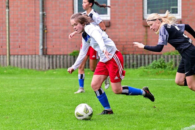 Fußball I Juniorinnen I Saison 2022-2023 I Bundesliga Nord Nordost I 3. Spieltag I Hamburger SV U17, U 17 - Osnabrücker SC I 24.09.2022 Pia Topel (15, Hamburger SV U17) Norderstedt Paul-Hauenschild-Plätze Schleswig-Holstein Deutschland