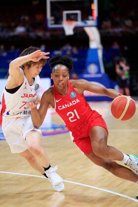 Basketball, Frauen WM, Japan - Kanada BASKETBALL AUSTRALIA SERBIA, Nirra Fields of Canada drives to the basket during the 2022 FIBA Women s Basketball World Cup match between Australia and Serbia at Qudos Bank Arena in Sydney, Sunday, September 25, 2022. ( NO ARCHIVING, EDITORIAL USE ONLY, NO USE IN BOOKS WITHOUT CONSENT SYDNEY NEW SOUTH WALES AUSTRALIA  Copyright: xMARKxEVANSx 20220925001707603135