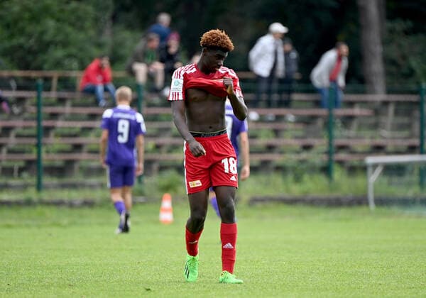 Fussball, U 17, Saison 2022 23, B-Junioren Bundesliga, Staffel Nord Nordost (5. Spieltag, Nachholspiel), 1. FC Union Berlin - FC Erzgebirge Aue, Eligius Hounsa U17, U 17 1. FC Union), 24.09. 2022,