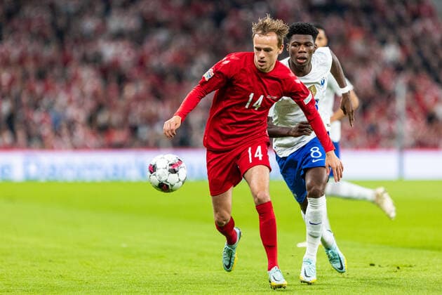 Denmark v France, UEFA Nations League, Copenhagen, Denmark Copenhagen, Denmark. 25th, September 2022. Mikkel Damsgaard (14) of Denmark and Aurelien Tchouameni (8) of France seen during the UEFA Nations League match between Denmark and France at Parken in Copenhagen. Copenhagen Denmark  Copyright: xGonzalesxPhoto DejanxObretkovicx