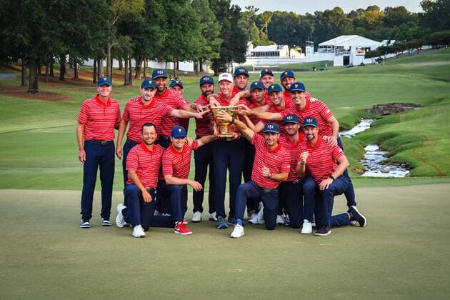 Bilder des Jahres 2022, Sport 09 September Sport Themen der Woche KW38 Sport Bilder des Tages September 25, 2022: The United State team with the trophy after winning the Presidents Cup at Quail Hollow Club in Charlotte, NC. CSM Charlotte USA - ZUMAc04_ 20220925_zaf_c04_077 Copyright: xBrianxBishopx
