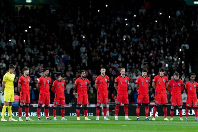 Mandatory Credit: Photo by Juan Gasparini JMP Shutterstock (13421987ac) Players of England during moment of silence to honour the passing of Queen Elizabeth I England v Germany, UK - 26 Sep 2022 Editorial use only England v Germany, UK - 26 Sep 2022 Editorial use only  Copyright: xJuanxGasparini JMP Shutterstockx 13421987ac