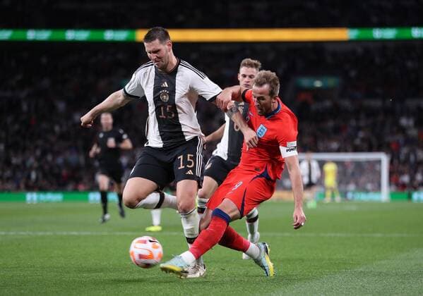 Mandatory Credit: Photo by JASONPIX Shutterstock (13422306af) Harry Kane of England with Niklas Sule of Germany England v Germany, UEFA Nationals League, Group A3. Football, Wembley Stadium. UK. 26 SEP 2022 Editorial use only England v Germany, UEFA Nationals League, Group A3. Football, Wembley Stadium. UK. 26 SEP 2022 Editorial use only  Copyright: xJASONPIX Shutterstockx 13422306af