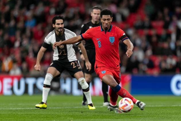 Mandatory Credit: Photo by Juan Gasparini JMP Shutterstock (13421987de) Jude Bellingham of England in action England v Germany, UK - 26 Sep 2022 Editorial use only England v Germany, UK - 26 Sep 2022 Editorial use only  Copyright: xJuanxGasparini JMP Shutterstockx 13421987de