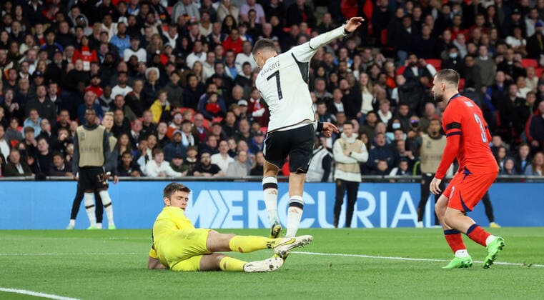 26.09.22 England - Deutschland England, London, 26.09.2022, Fussball, UEFA Nations League, England - DFB Deutschland: v.l. Nick Pope (England), Kai Havertz (Deutschland); Tor 3:3 Havertz.