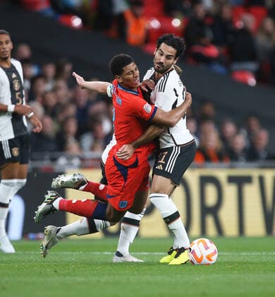 V.li. Jude Bellingham (ENG) , Ilkay Gündogan (GER) . England-Deutschland . Fussball-Länderspiel 2022, Nations League . Mönchengladbach, GER, 26.09.2022 ,