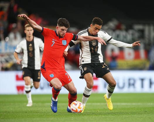 V.li. Declan Rice (ENG) , Jamal Musiala (GER) . England-Deutschland . Fussball-Länderspiel 2022, Nations League . Mönchengladbach, GER, 26.09.2022 ,