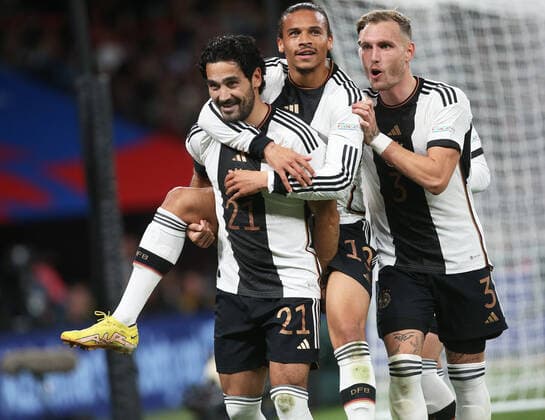 Torjubel 1:0 Deutschland, V.li. Torschütze Ilkay Gündogan (GER) , Leroy Sane (GER) , David Raum (GER) . England-Deutschland . Fussball-Länderspiel 2022, Nations League . Mönchengladbach, GER, 26.09.2022 ,