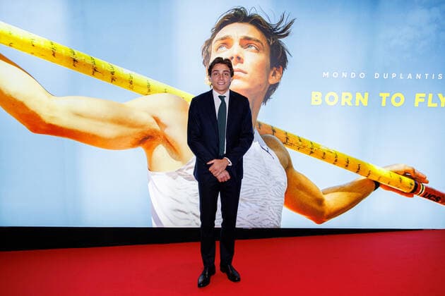 220927 Armand Duplantis pa röda mattan vid galapremiären av filmen Born to fly den 27 september 2022 i Stockholm. Copyright: MICHAELxCAMPANELLA BB220927BB173