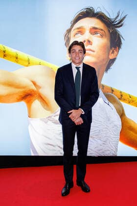220927 Armand Duplantis pa röda mattan vid galapremiären av filmen Born to fly den 27 september 2022 i Stockholm. Copyright: MICHAELxCAMPANELLA BB220927BB175