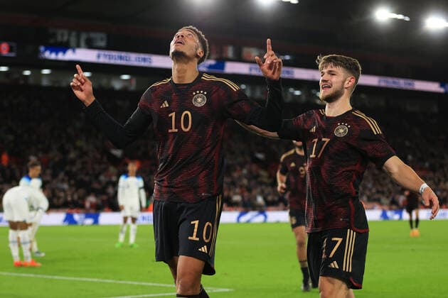 Sport Bilder des Tages Football - U21, U 21 International Friendly, Länderspiel, Nationalmannschaft - England U21 v Germany U21 27th September 2022 - U21 International Friendly - England U21 v Germany U21 - Felix Nmecha of Germany celebrates after scoring their first goal with Jan Thielmann of Germany - Photo: Simon Stacpoole Offside. Sheffield UK Copyright: xSimonxStacpoolexOffside