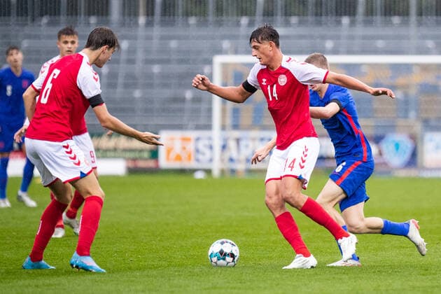 Denmark U19 v England U19, UEFA U19 Championship qualifier, Hobro, Denmark Hobro, Denmark. 27th, September 2022. Silas Andersen (14) of Denmark seen during the UEFA U19 Championship qualifier between Denmark and England at DS Arena in Hobro. Hobro Denmark  Copyright: xGonzalesxPhoto BalazsxPopalx