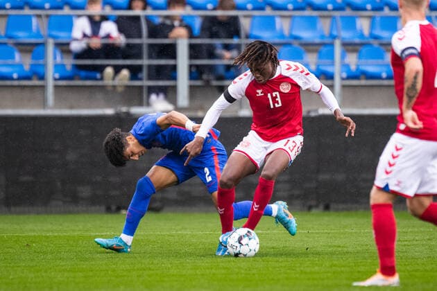 Denmark U19 v England U19, UEFA U19 Championship qualifier, Hobro, Denmark Hobro, Denmark. 27th, September 2022. Patrick Dorgu (13) of Denmark and Rico Lewis (2) of England seen during the UEFA U19 Championship qualifier between Denmark and England at DS Arena in Hobro. Hobro Denmark  Copyright: xGonzalesxPhoto BalazsxPopalx