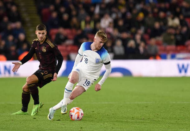 Tommy Doyle (Sheffield United (on loan from Manchester City) of England U21, U 21 & Tom Krau? (Schalke 04) of Germany U21 during the International Friendly, L?nderspiel, Nationalmannschaft match between England U21 and Germany U21 at Bramall Lane, Sheffield, England on 27 September 2022. Copyright: xAndyxRowlandx PMI-5193-0075